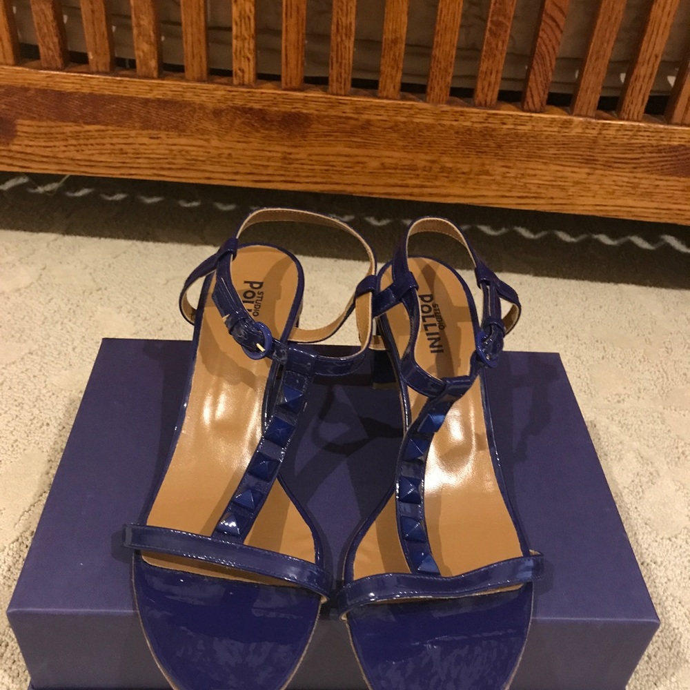 Sandals - Picture 2 of 5
